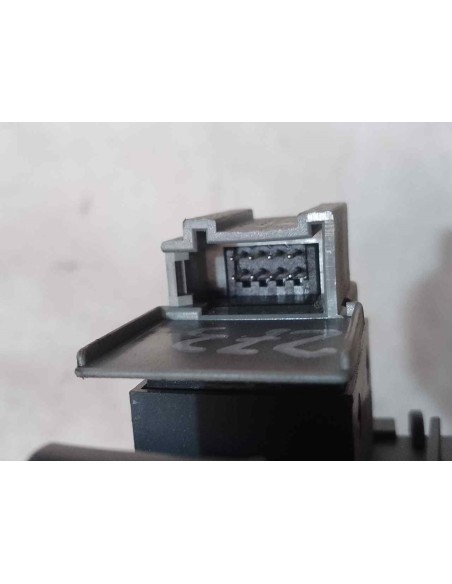 MANDO ELEVALUNAS DELANTERO DERECHO AUDI A6 BERLINA (4B2) - 138415