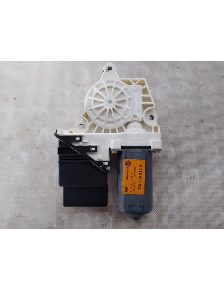 MOTOR ELEVALUNAS TRASERO DERECHO VOLKSWAGEN GOLF IV BERLINA (1J1)(10 1997) - 96221