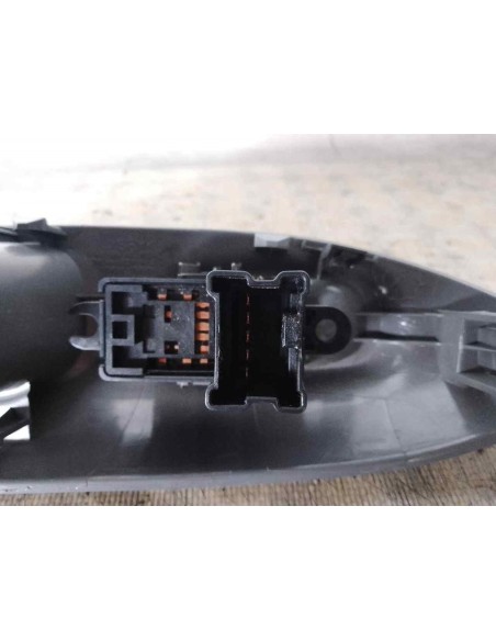 MANDO ELEVALUNAS TRASERO DERECHO NISSAN JUKE (F15E) - 182109