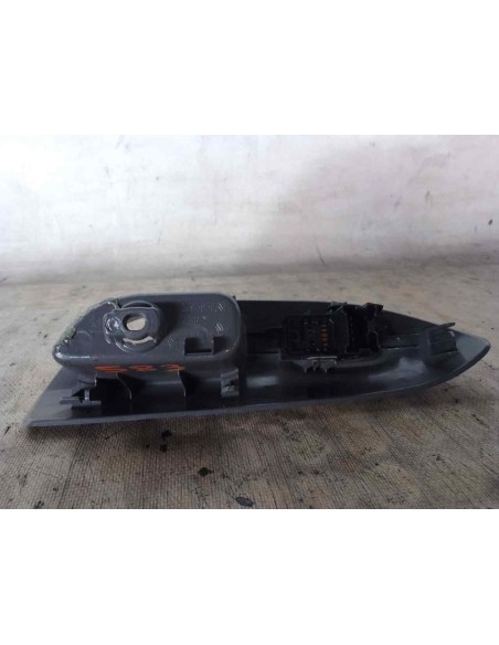 MANDO ELEVALUNAS TRASERO DERECHO NISSAN JUKE (F15E) - 182109