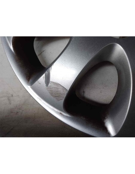 TAPACUBOS KIA CARNIVAL - 120192