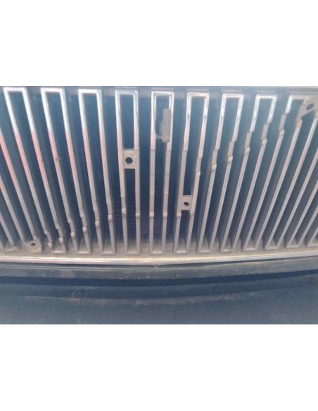 REJILLA DELANTERA VOLVO SERIE 850 - 160644