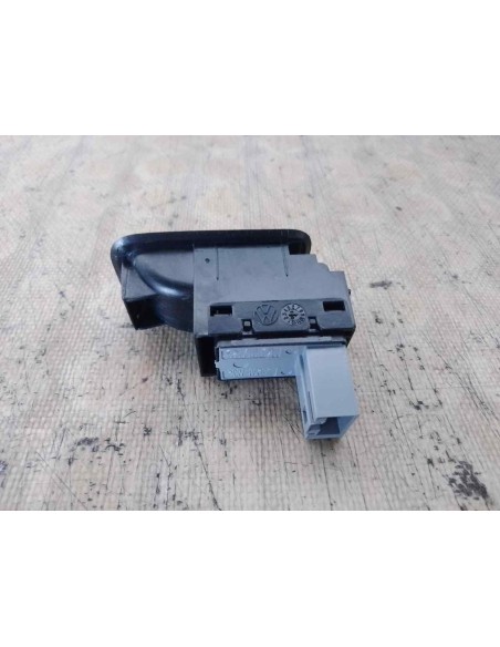 MANDO ELEVALUNAS TRASERO DERECHO VOLKSWAGEN POLO V (6R1) - 204140