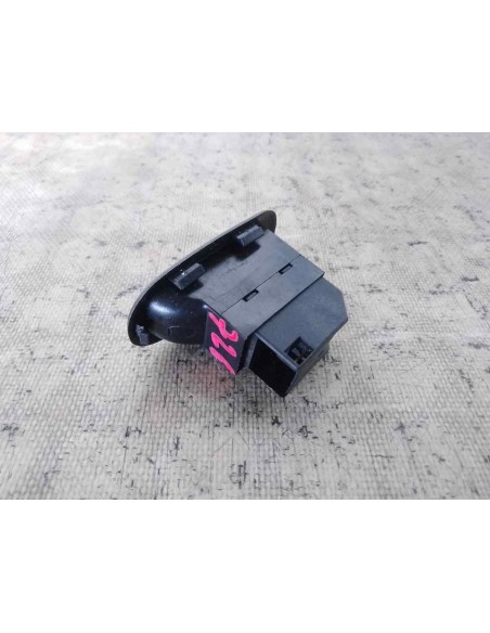 MANDO ELEVALUNAS TRASERO DERECHO SEAT LEON (1M1) - 210103