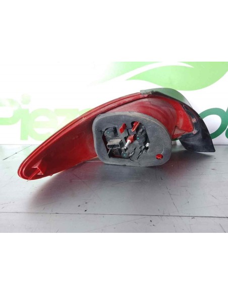PILOTO TRASERO DERECHO PEUGEOT 206 + - 262012