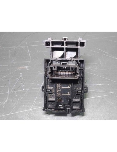 MANDO ELEVALUNAS TRASERO DERECHO TOYOTA COROLLA...