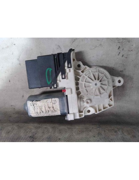 MOTOR ELEVALUNAS TRASERO DERECHO VOLKSWAGEN GOLF V (1K1)(10 2003) - 226372