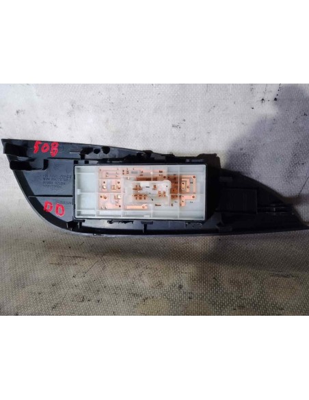 MANDO ELEVALUNAS DELANTERO DERECHO NISSAN PULSAR (C13M) - 175334