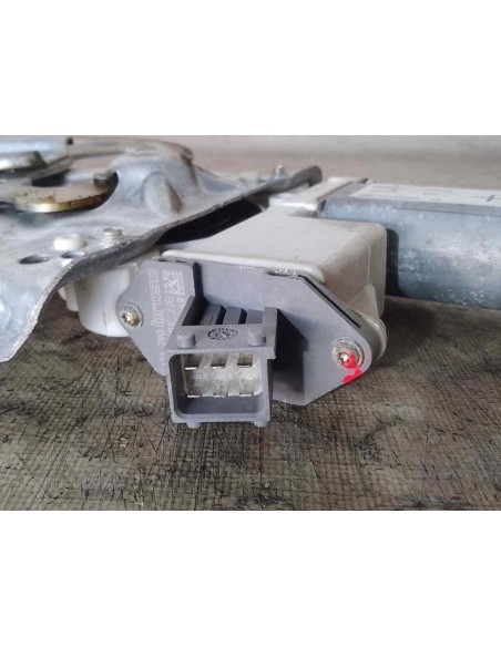 ELEVALUNAS DELANTERO DERECHO TOYOTA AVENSIS BERLINA (T25) - 200350