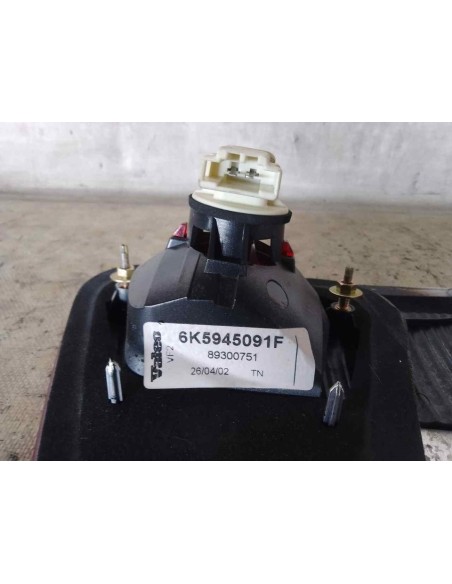 PILOTO TRASERO IZQUIERDO INTERIOR SEAT CORDOBA BERLINA (6K2) - 181167