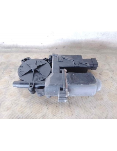 MOTOR ELEVALUNAS DELANTERO DERECHO OPEL CORSA C - 241474