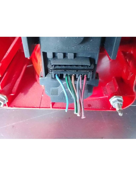 PILOTO TRASERO DERECHO AUDI A6 AVANT (4B5) - 261990