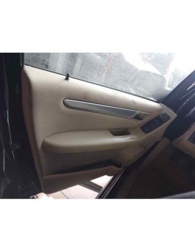 GUARNECIDO PUERTA DELANTERA IZQUIERDA...