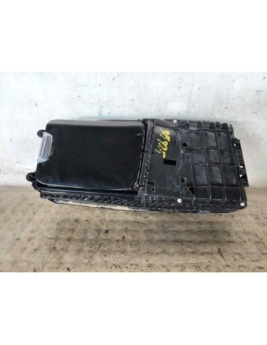 GUANTERA MERCEDES-BENZ CLASE C (BM 206)...