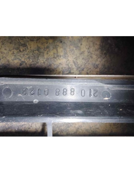 REJILLA DELANTERA MERCEDES-BENZ CLASE E (BM 210) BERLINA - 261401