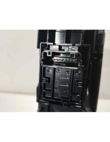 MANDO ELEVALUNAS DELANTERO DERECHO TOYOTA...