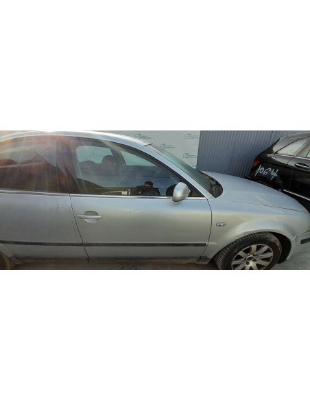 PUERTA DELANTERA DERECHA VOLKSWAGEN PASSAT BERLINA (3B3) - 267529