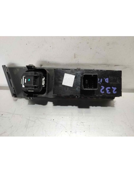 MANDO ELEVALUNAS DELANTERO IZQUIERDO VOLKSWAGEN PASSAT BERLINA (362) - 129000