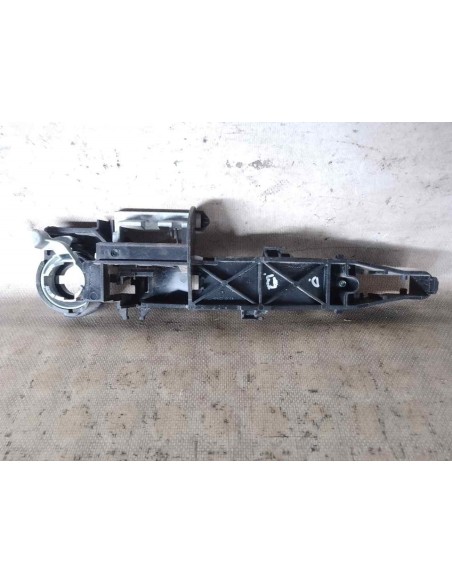 SOPORTE MANETA EXTERIOR DELANTERA DERECHA RENAULT MASTER III CAMIÓN/CHASIS - 234693