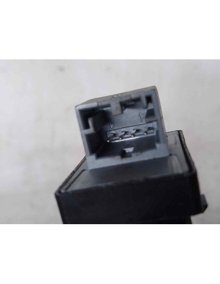 MANDO ELEVALUNAS DELANTERO DERECHO AUDI A6 BERLINA (4F2) - 199065