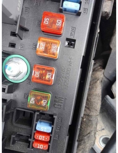 CAJA RELES / FUSIBLES OPEL INSIGNIA BERLINA -...