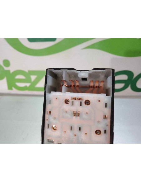 MANDO ELEVALUNAS DELANTERO IZQUIERDO NISSAN MICRA (K12E) - 263636