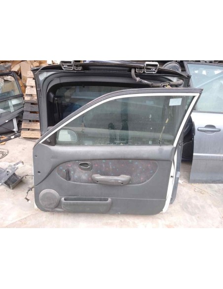 PUERTA DELANTERA DERECHA HYUNDAI ACCENT (X3) - 229734
