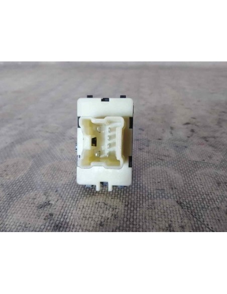 MANDO ELEVALUNAS DELANTERO DERECHO RENAULT CLIO IV - 205035