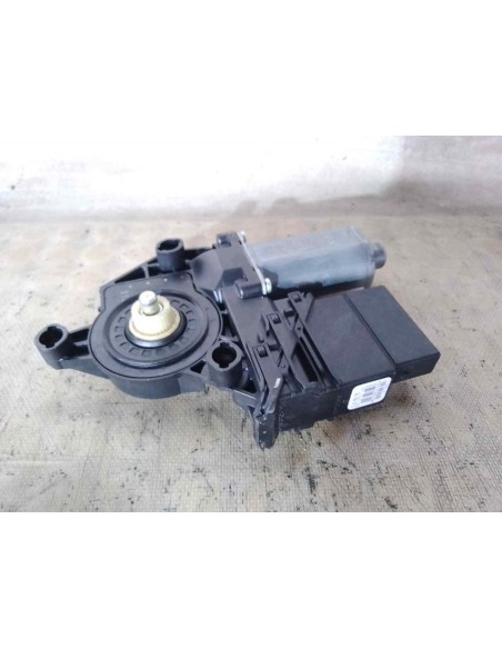 MOTOR ELEVALUNAS TRASERO DERECHO VOLKSWAGEN GOLF VI (5K1)(10 2008) - 207668