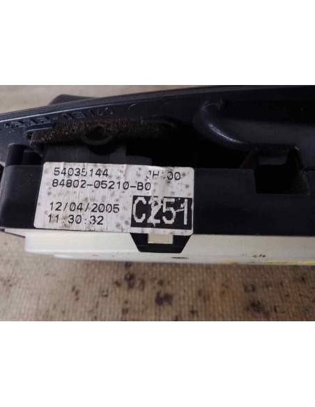 MANDO ELEVALUNAS DELANTERO IZQUIERDO TOYOTA AVENSIS BERLINA (T25) - 200368