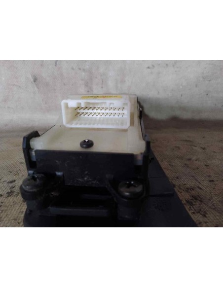 MANDO ELEVALUNAS DELANTERO IZQUIERDO TOYOTA AVENSIS BERLINA (T25) - 200368