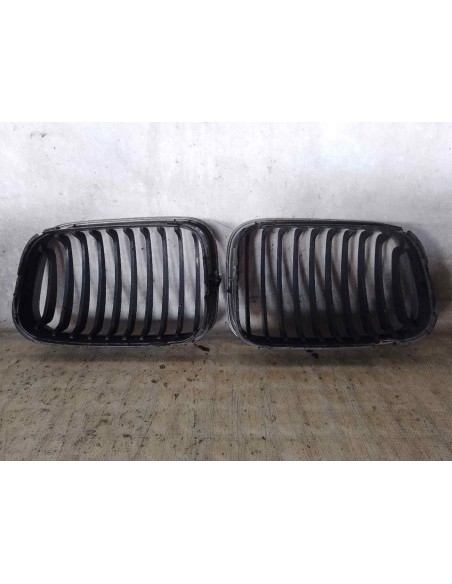 REJILLA DELANTERA BMW SERIE 3 BERLINA (E46) - 240622