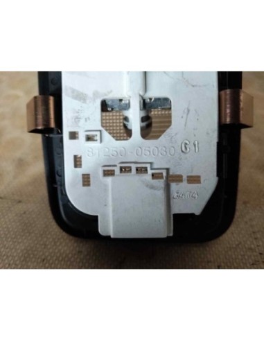 LUZ INTERIOR TOYOTA COROLLA TOURING SPORTS...