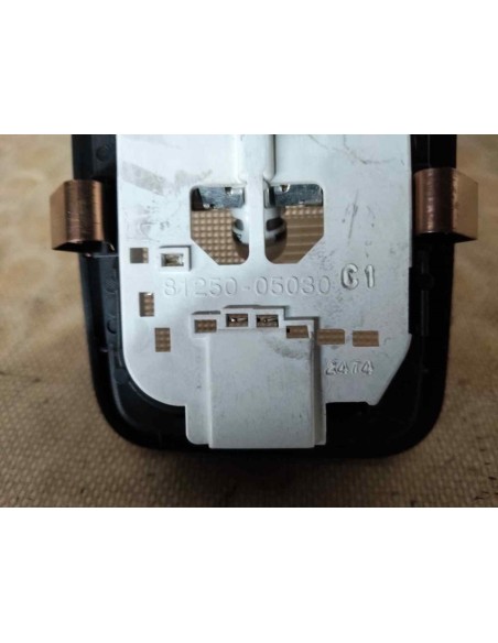 LUZ INTERIOR TOYOTA COROLLA TOURING SPORTS (E21) - 253335