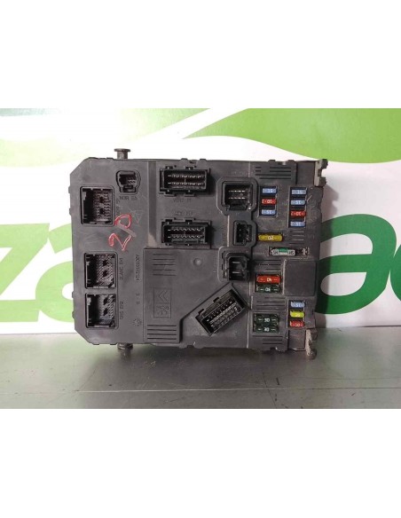 CAJA RELES / FUSIBLES PEUGEOT 206 + - 262033