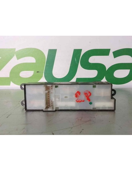 MANDO ELEVALUNAS DELANTERO IZQUIERDO NISSAN ALMERA (N16/E) - 261363