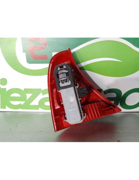 PILOTO TRASERO DERECHO RENAULT CLIO II FASE II (B/CB0) - 261982