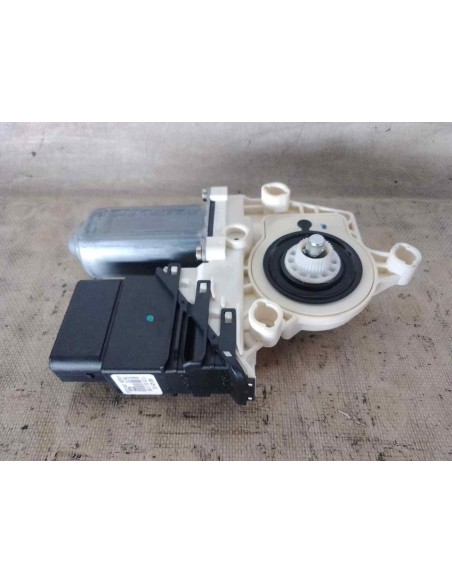 MOTOR ELEVALUNAS TRASERO DERECHO VOLKSWAGEN TOURAN (1T1) - 208637