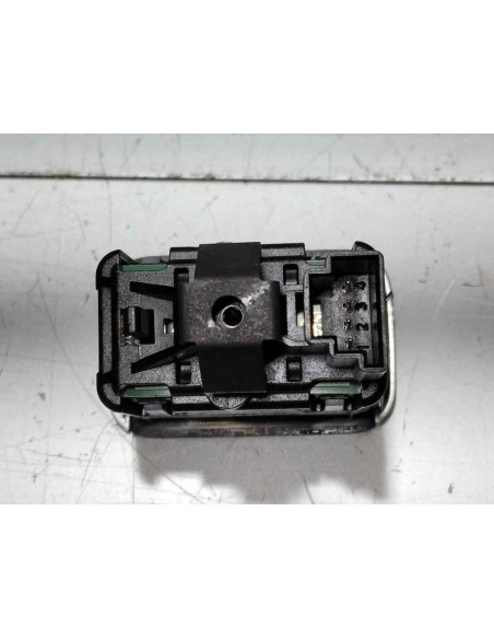 MANDO ELEVALUNAS DELANTERO DERECHO MERCEDES-BENZ CLASE A (BM 176) - 246671