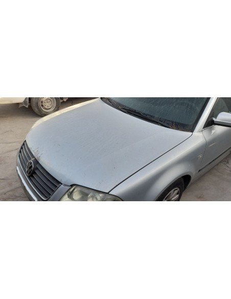 CAPO VOLKSWAGEN PASSAT BERLINA (3B3) - 267541