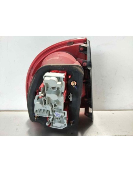 PILOTO TRASERO DERECHO VOLKSWAGEN PASSAT BERLINA (3B3) - 267476