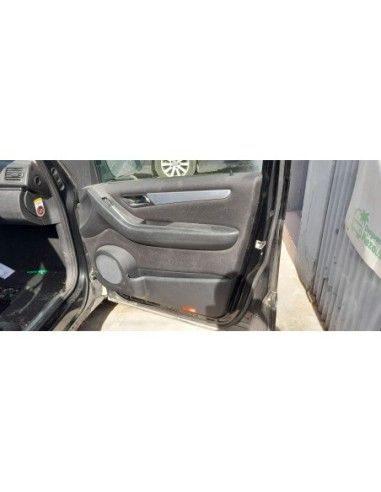 GUARNECIDO PUERTA DELANTERA DERECHA...