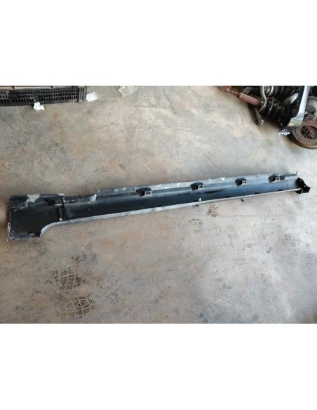 FALDON LATERAL VOLKSWAGEN PASSAT VARIANT (3C5) - 265253