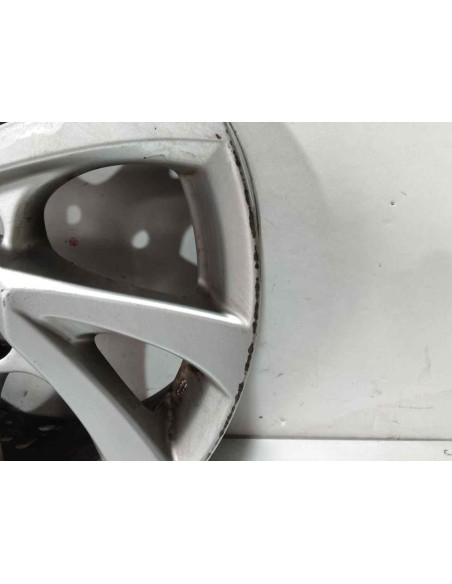 LLANTA TOYOTA AURIS (E18) - 268904