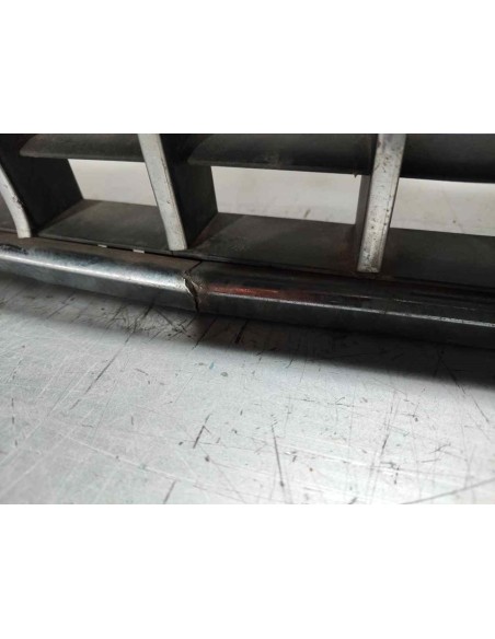 REJILLA DELANTERA AUDI A4 BERLINA (8E) - 237939