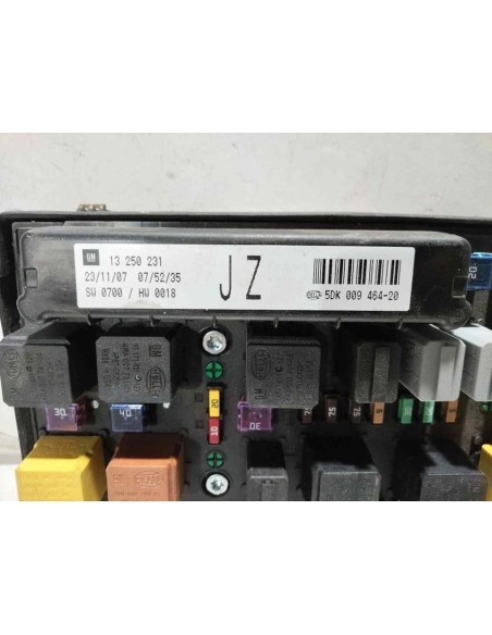 CAJA RELES / FUSIBLES OPEL ZAFIRA B - 265565