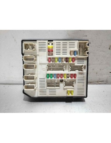 CAJA RELES / FUSIBLES RENAULT MEGANE III...