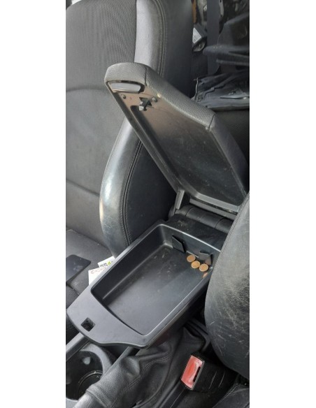 APOYABRAZOS CENTRAL BMW SERIE 1 BERLINA (E81/E87) - 270901