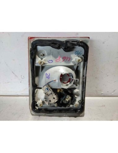 PILOTO TRASERO DERECHO INTERIOR AUDI 80...