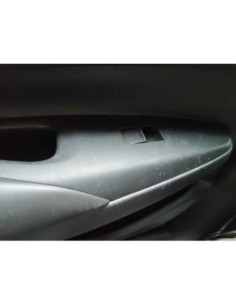 MANDO ELEVALUNAS TRASERO IZQUIERDO TOYOTA COROLLA TOURING...